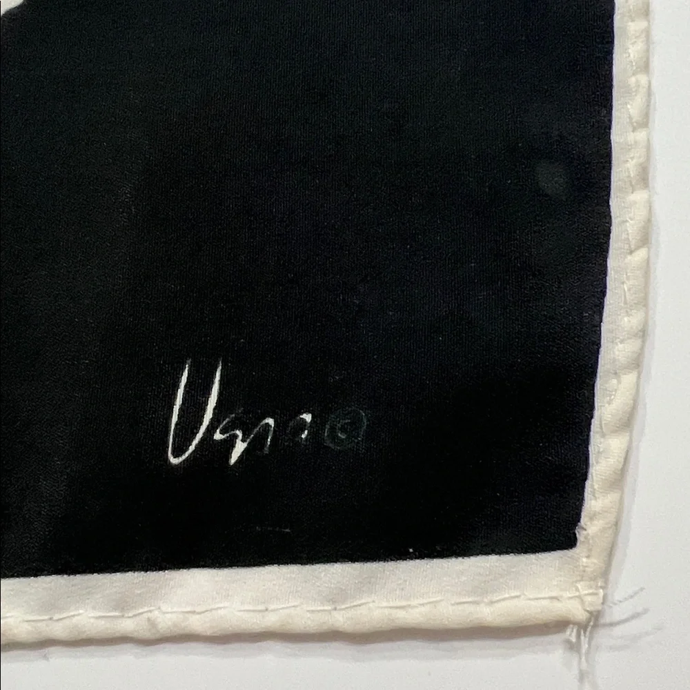 Vintage Veresa by Vera polyester made in Japan blk & cream original fold scarf